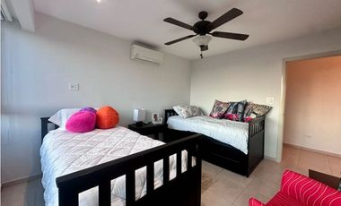 Alquiler de apartamento amueblado en Coronado