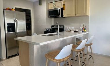 Se alquila apartamento de playa