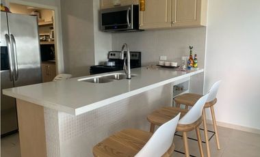 Se alquila apartamento de playa