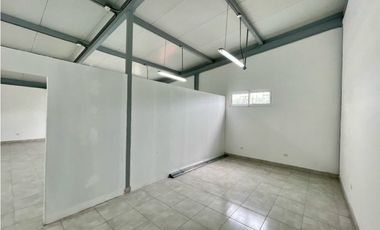 SE ALQUILA LOCAL / BODEGA EN LA PULIDA-RO ABAJO