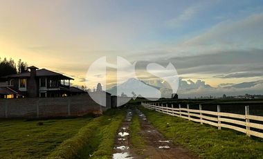 SE VENDE TERRENO EN URBANIZACION PRIVADA CHAMBO