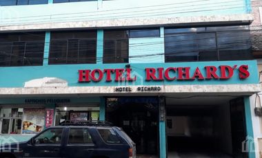 HOTEL  CON LOCAL COMERCIAL DE VENTA EN EL CENTRO DE RIOBAMBA