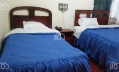 HOTEL  CON LOCAL COMERCIAL DE VENTA EN EL CENTRO DE RIOBAMBA