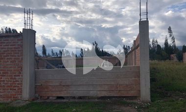 TERRENO EN VENTA CON CERRAMIENTO EN RIOBAMBA