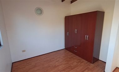 Casa en Arriendo en Los Abedules 800-900