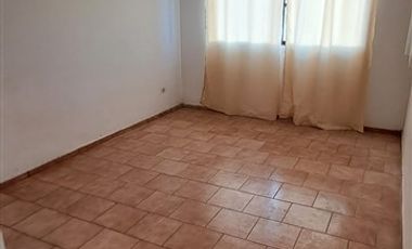 Casa en Arriendo en Los Abedules 800-900
