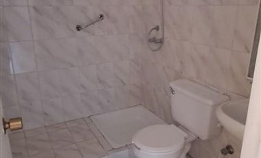 Casa en Arriendo en Los Abedules 800-900
