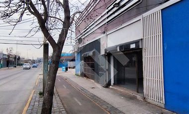 Local Comercial en Arriendo en Carmen 2206