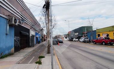 Local Comercial en Arriendo en Carmen 2206