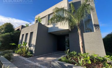 Casa en alquiler Barrio Castaños Nordelta pileta 4 habitaciones