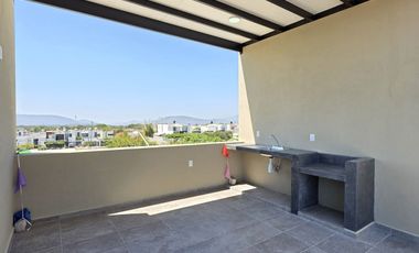 CASA DE 3 NIVELES CON ROOF TOP, 3 RECÁMARAS, 2.5 BAÑOS