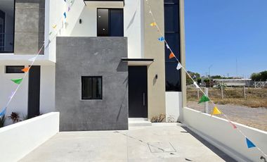 CASA DE 3 NIVELES CON ROOF TOP, 3 RECÁMARAS, 2.5 BAÑOS