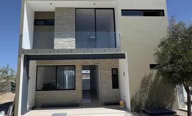 CASA EN VENTA EN SOLARES