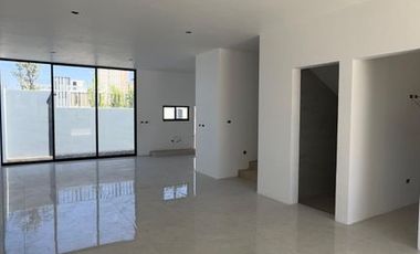 CASA EN VENTA EN SOLARES