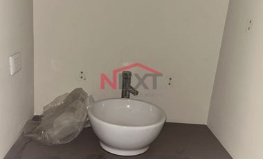 RENTA DE OFICINA EN DISTRITO V 6B BUEN PUNTO DE LA CIUDAD