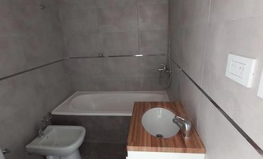 Departamento en torre nueva Avellaneda con balcon y parrilla