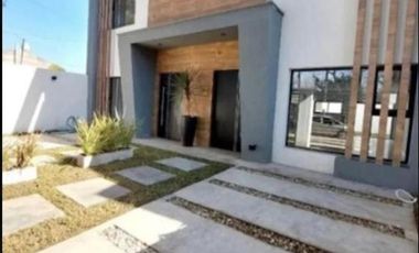 Dúplex en venta - 3 Dormitorios 2 Baños - 160Mts2 - Parque Leloir