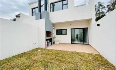 Dúplex en venta - 3 Dormitorios 2 Baños - 160Mts2 - Parque Leloir