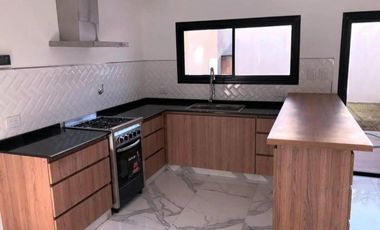 Dúplex en venta - 3 Dormitorios 2 Baños - 160Mts2 - Parque Leloir