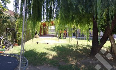 En venta, casa de 5 dormitorios con Piscina, B° Aldeas Del Valle