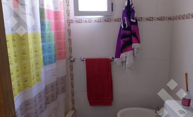 En venta, casa de 5 dormitorios con Piscina, B° Aldeas Del Valle