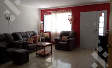 En venta, casa de 5 dormitorios con Piscina, B° Aldeas Del Valle