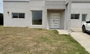 Casa en  VENTA EN  LA ALAMEDA CANNING