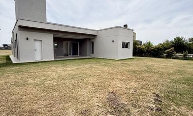 Casa en  VENTA EN  LA ALAMEDA CANNING