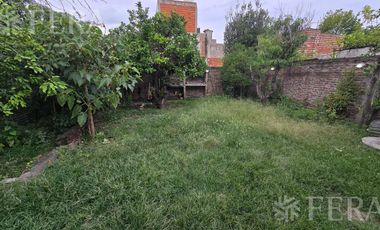 Venta casa de 4 ambientes con cochera en Bernal Oeste