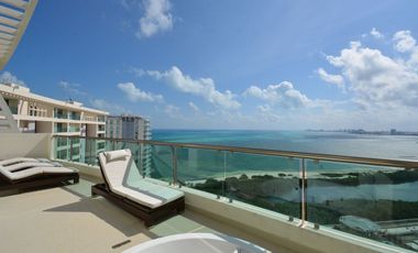 IMPRESIONANTE PENTHOUSE FRENTE AL MAR CON VISTAS AL CARIBE