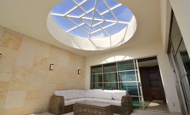 IMPRESIONANTE PENTHOUSE FRENTE AL MAR CON VISTAS AL CARIBE