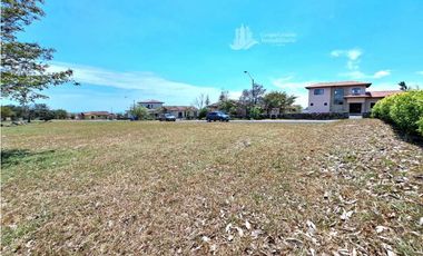 VENDO LOTE EN RESIDENCIAL CON GARITA DE SEGURIDAD