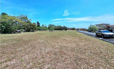 VENDO LOTE EN RESIDENCIAL CON GARITA DE SEGURIDAD
