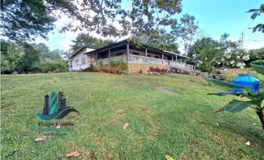 VENDO HERMOSA CASA VIA PRINCIPAL BOQUETE