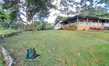 VENDO HERMOSA CASA VIA PRINCIPAL BOQUETE