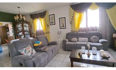 VENDO CASA DE 200 METROS DE CONSTRUCCION EN BAJO BOQUETE