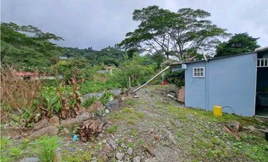 VENDO.CASA BAJO.BOQUETE COLINDANTE CON.RIO