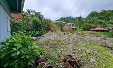 VENDO.CASA BAJO.BOQUETE COLINDANTE CON.RIO