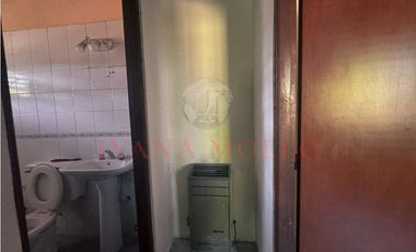CASA EN VENTA SOBRE LOTE MULTIFAMILIAR