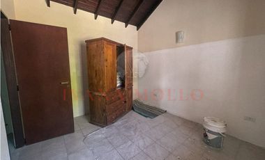CASA EN VENTA SOBRE LOTE MULTIFAMILIAR