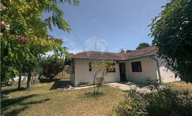 CASA EN VENTA SOBRE LOTE MULTIFAMILIAR