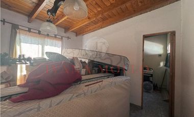 CASA EN VENTA SOBRE LOTE MULTIFAMILIAR