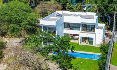 Casa en Fraccionamiento en Club de Golf Santa Fe Xochitepec - M2AI-833-Fr