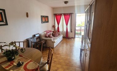 VENTA Amplio Triplex a 3 cuadras del mar