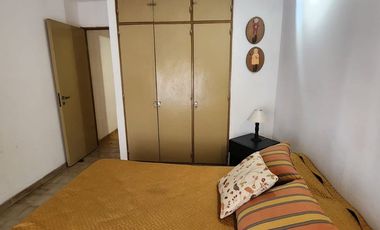 VENTA Amplio Triplex a 3 cuadras del mar