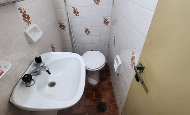 VENTA Amplio Triplex a 3 cuadras del mar