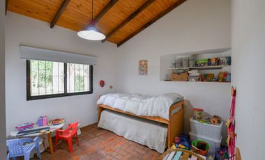 Casa venta Etcheverry 4 dormitorios parque pileta