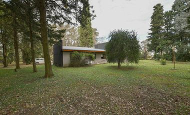 Casa venta Etcheverry 4 dormitorios parque pileta