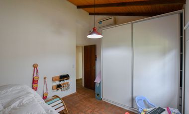 Casa venta Etcheverry 4 dormitorios parque pileta