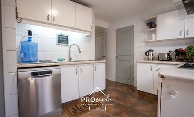 Casa en Venta en Casa con vista a Stgo. en Álvaro Casanova